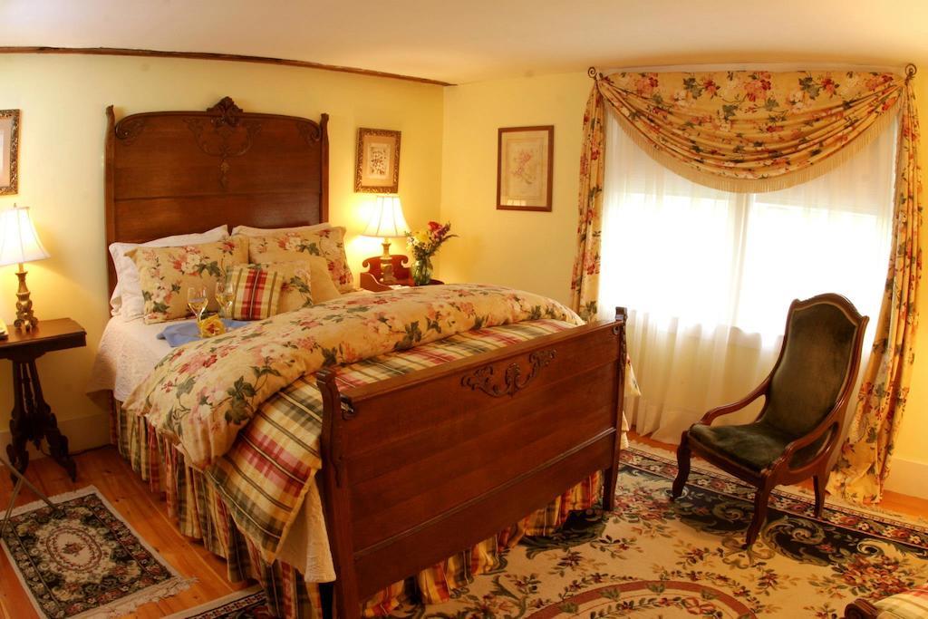 Colby Hill Inn Henniker Екстериор снимка
