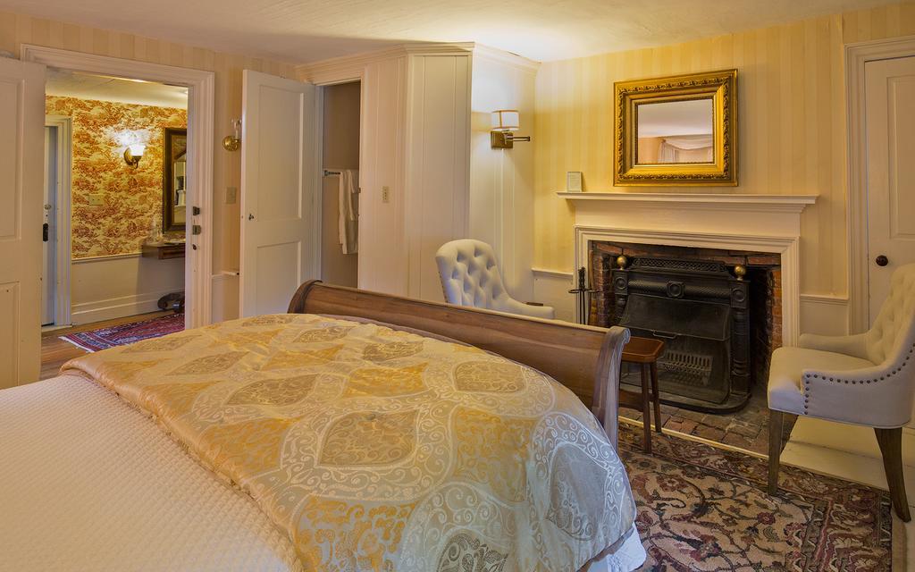 Colby Hill Inn Henniker Екстериор снимка